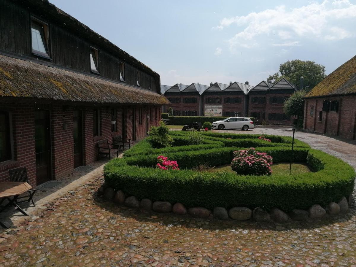 Gasthof-Ferienwohnungen-Kliesow´s Reuse Alt Reddevitz Exterior foto